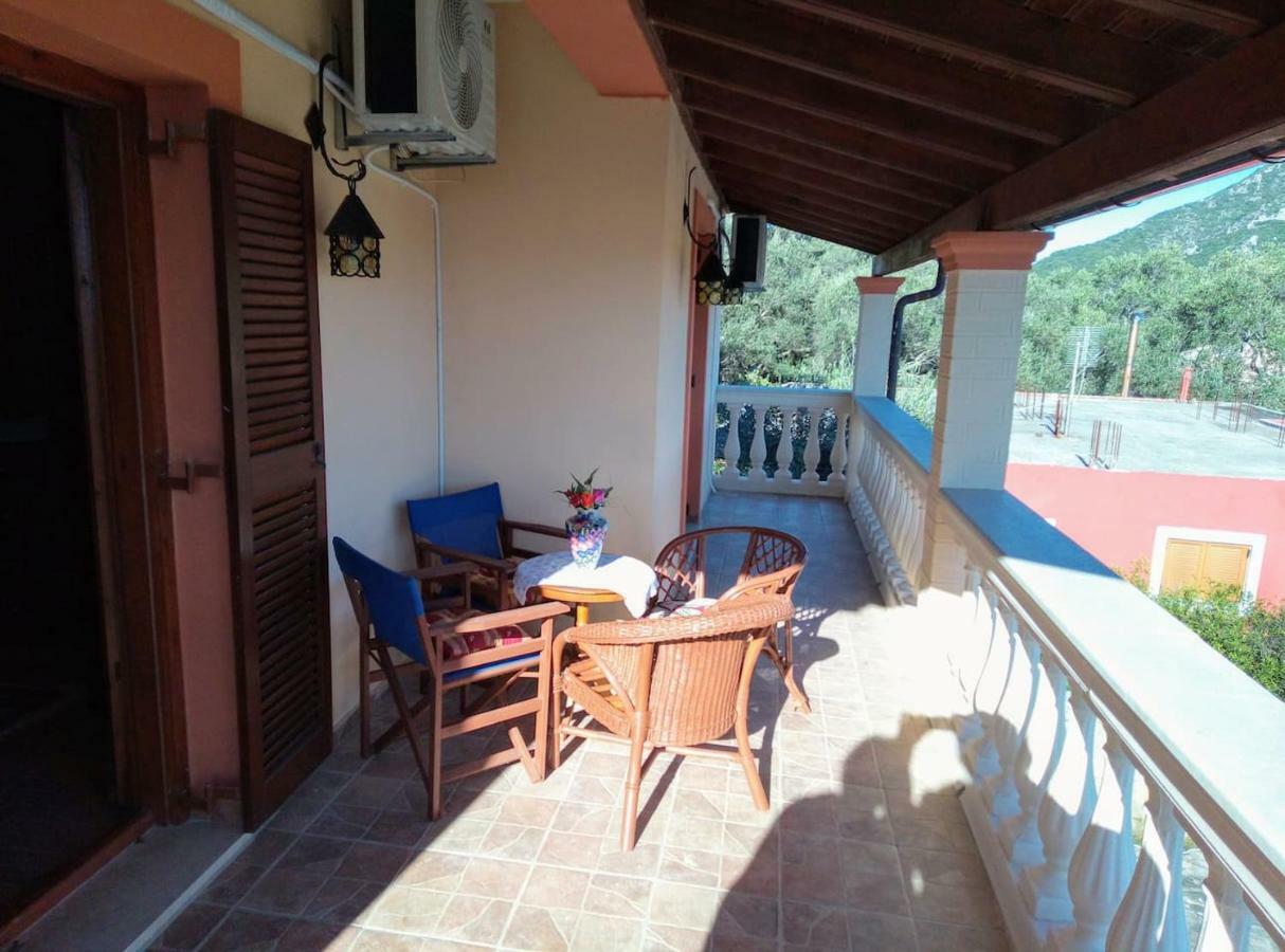 Villa Silvia Agios Matthaios  Exterior photo